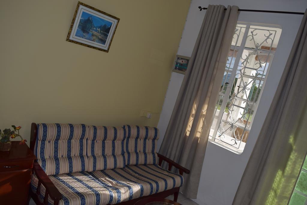 Mauri Holidays 'budgeted * La Gaulette